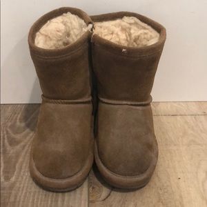Little girls bear paw boots
